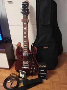 SG Gibson kopija Harley Benton U setu sa Marshall 4-s pojaca