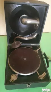 Gramofon Polyphon (Bela Trupell ) 1924. nekompletan