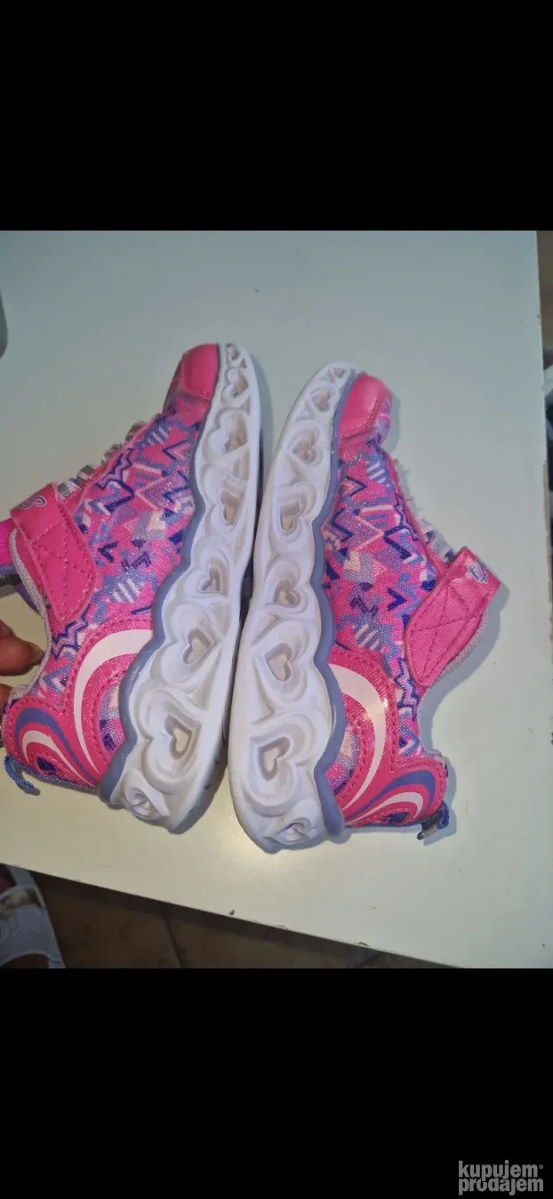 Slecers patike br 28