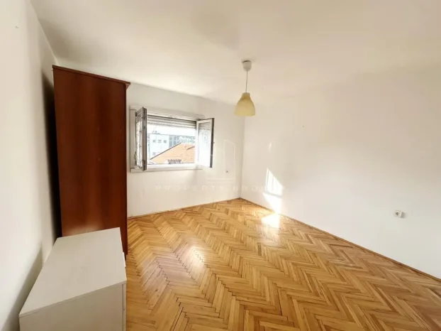 Kraljice Natalije, Zeleni venac, 3.0 trosoban, 65 m²