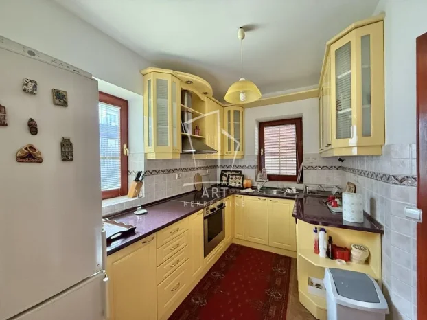 Pavla Popovića, Medaković 3, 5+ petosobna, 359 m²