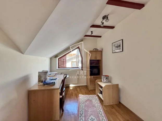 Pavla Popovića, Medaković 3, 5+ petosobna, 359 m²