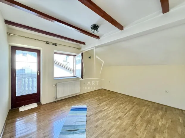 Pavla Popovića, Medaković 3, 5+ petosobna, 359 m²