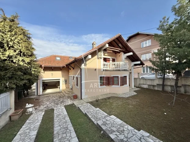 Pavla Popovića, Medaković 3, 5+ petosobna, 359 m²