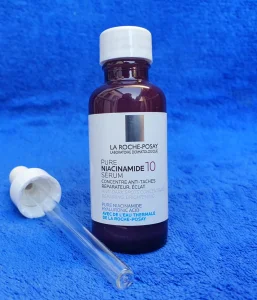 La Roche Posay PURE NIACINAMIDE 10% Serum za lice 30ml NOVO