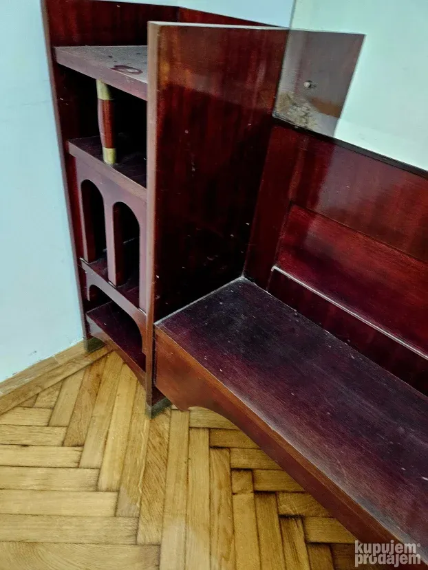 Barok ogledalo sa komodom, 2, 5 metara, za salonski stan