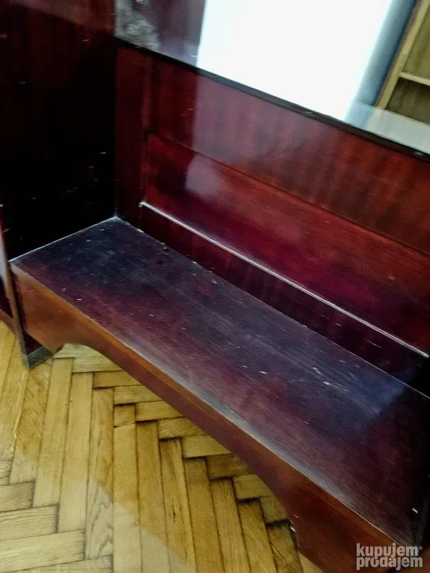 Barok ogledalo sa komodom, 2, 5 metara, za salonski stan