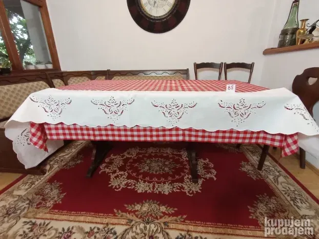 Draper beli vez iz bakine škrinje