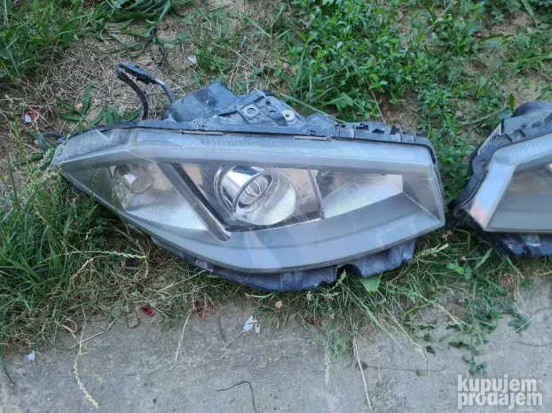 Renault megan 2 desni far xenon balast