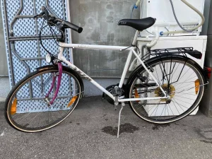 Bicikl KTM belo ljubicasti