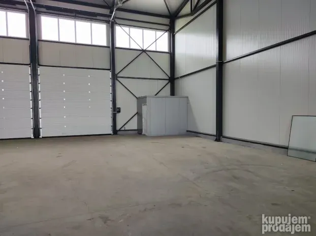 Poslovno magacinski prostor od 650 m2 do 1500 m2, Barič