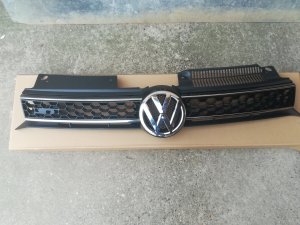 prednja maska vw golf 6 sa znakom