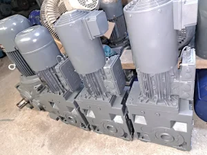 Reduktori 1,5  kw 18 o/min sa kocnicom