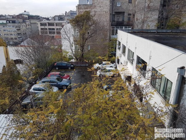 Izdajem parking mesto na Zelenom Vencu
