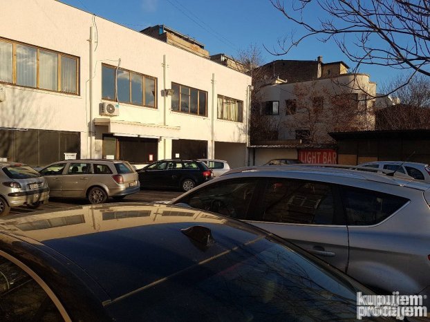 Izdajem parking mesto na Zelenom Vencu