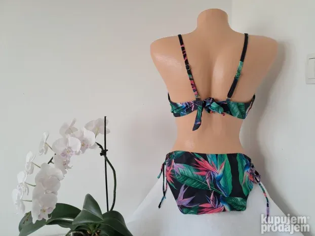 NOV kupaci kostim tropski dezen vel XL