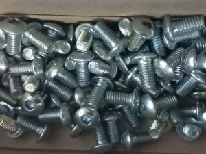 Vijak imbus kv 10.9 ISO 7380 M4x8