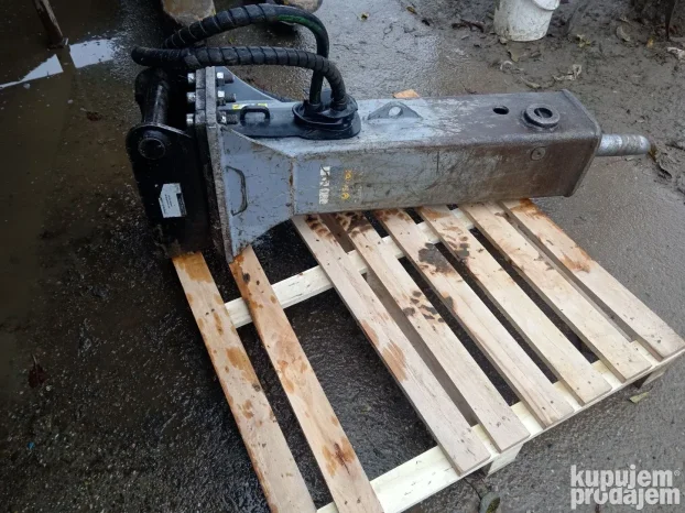 Epiroc ec 60 t cekic za bager od 215 kg
