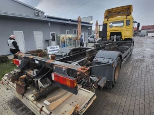 Kacenje za bdf sanduk i rampa klizna