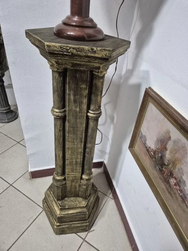 Postament (grčki stub. Od drveta ručni rad )