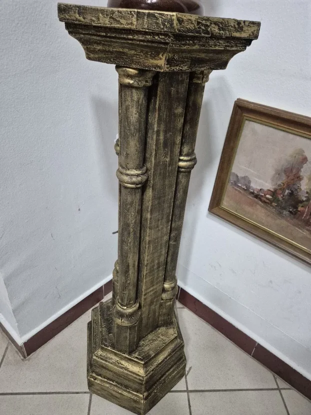 Postament (grčki stub. Od drveta ručni rad )