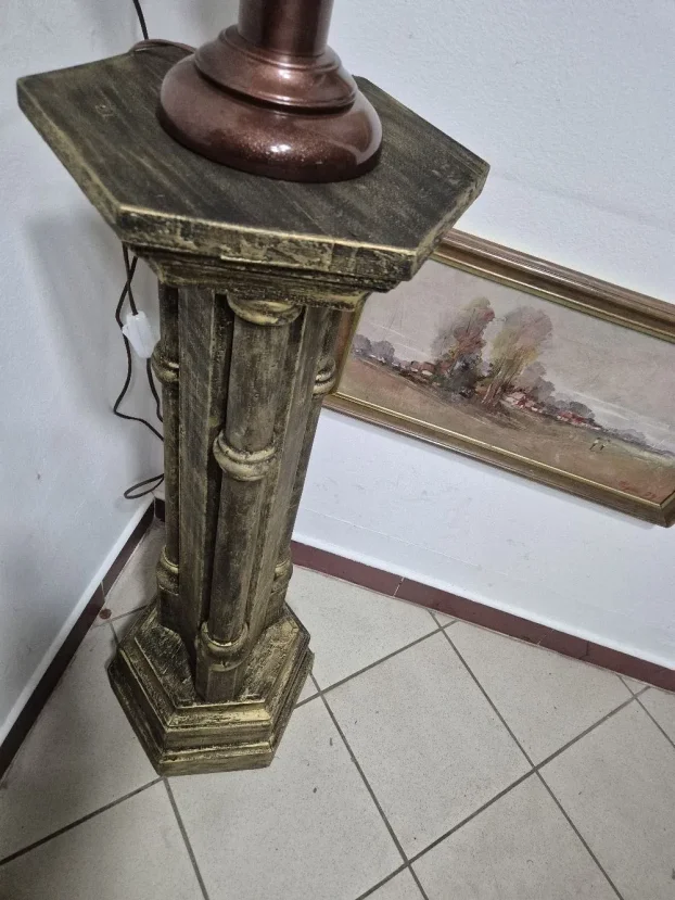 Postament (grčki stub. Od drveta ručni rad )