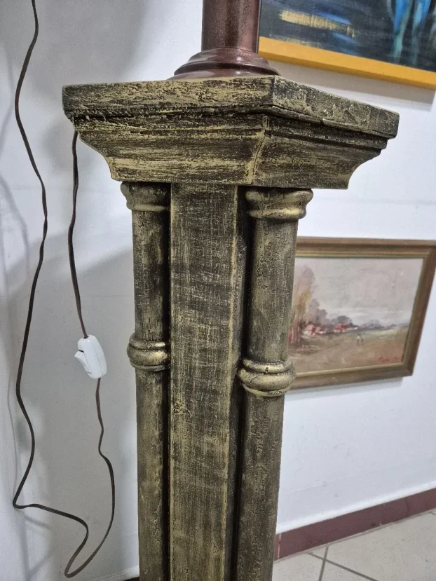 Postament (grčki stub. Od drveta ručni rad )