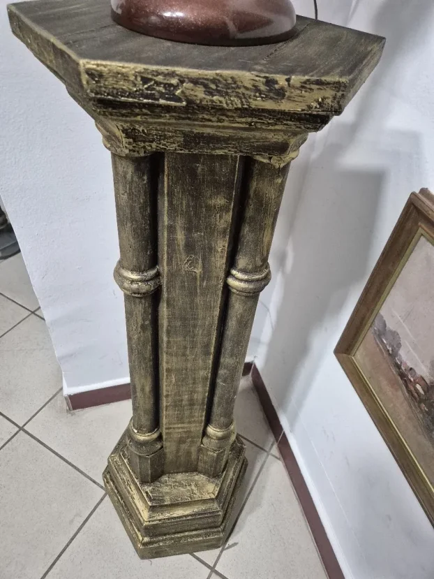 Postament (grčki stub. Od drveta ručni rad )