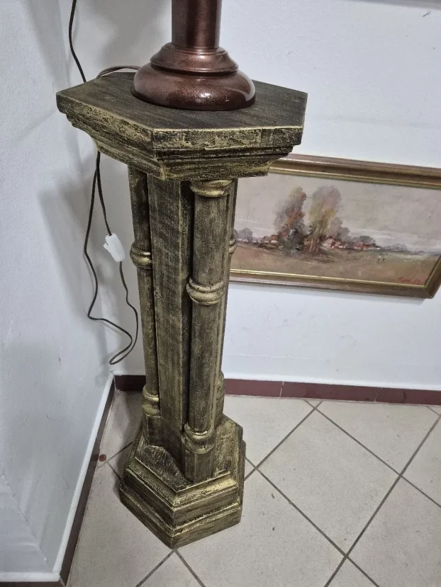 Postament (grčki stub. Od drveta ručni rad )