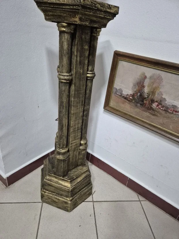 Postament (grčki stub. Od drveta ručni rad )