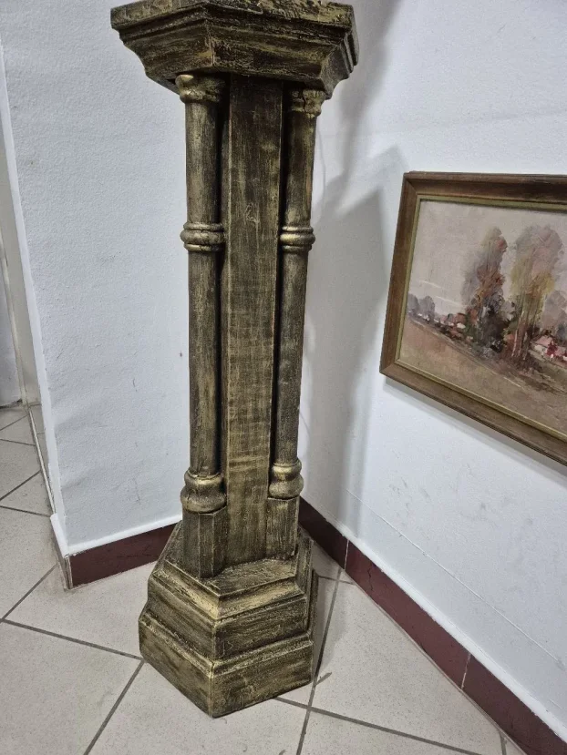 Postament (grčki stub. Od drveta ručni rad )