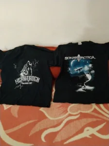 Dve muške majice broj M cena zajedno