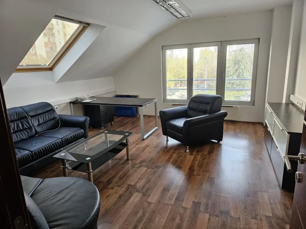 Bl63,poslovan prostor,230m,prazan,adaptibilan