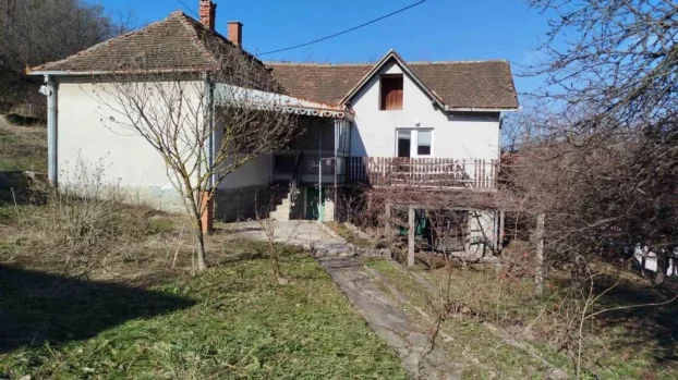 Gornji Milanovac, Rudnik, trosobna, 65 m²