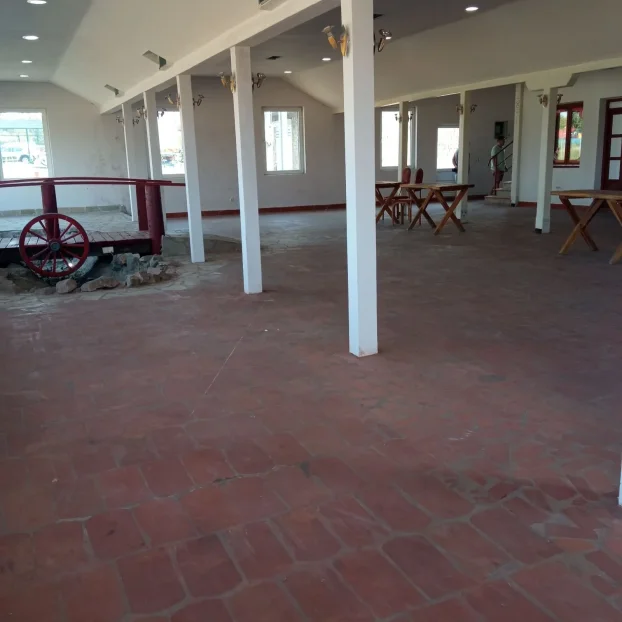 Stambeno poslovni objekat sa placem, 408m2, Desimirovac