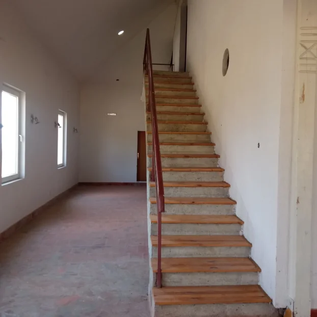 Stambeno poslovni objekat sa placem, 408m2, Desimirovac