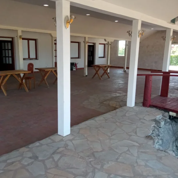 Stambeno poslovni objekat sa placem, 408m2, Desimirovac