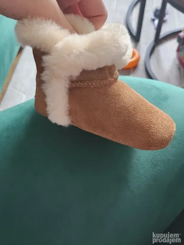 UGG baby nehodajuce cizmice vel.20.5, nehodajuce