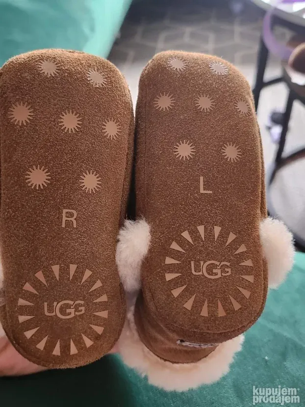 UGG baby nehodajuce cizmice vel.20.5, nehodajuce