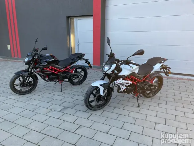 Motocikli Benelli BN 125 na stanju