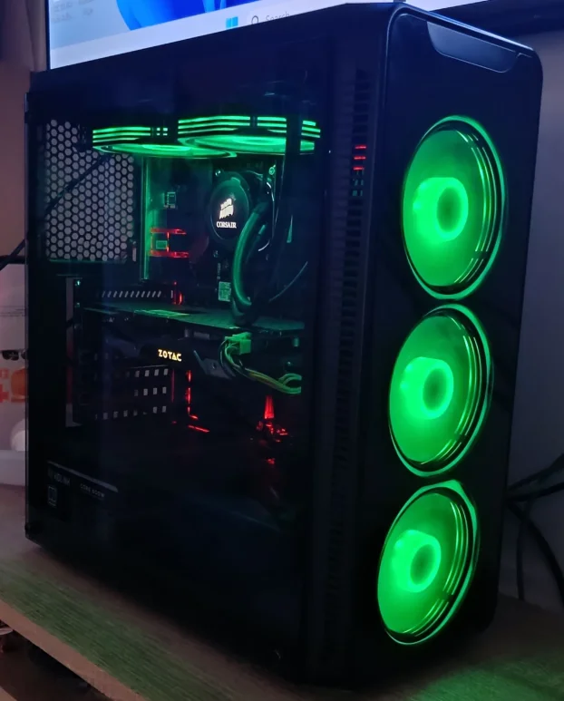 Gejmer/I76700/ GTX1070 8GB/16GBDDR4/SSD+HDD/Vodeno hlađenje