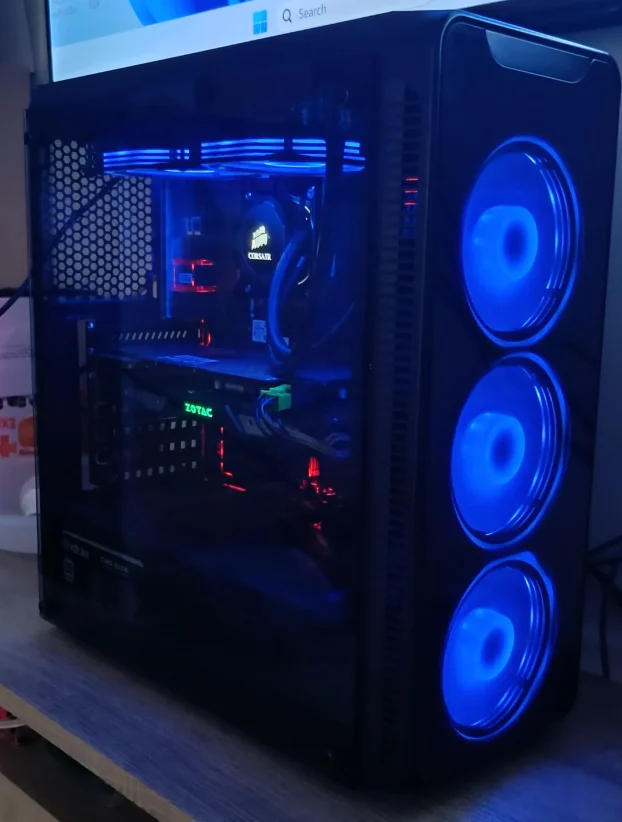 Gejmer/I76700/ GTX1070 8GB/16GBDDR4/SSD+HDD/Vodeno hlađenje