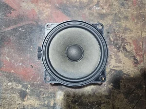 Zvučnik za Golf 5
