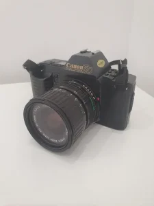 Canon T70 fotoaparat