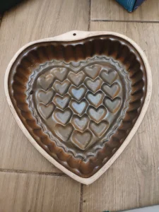 Glazirana keramicka Modla Srce