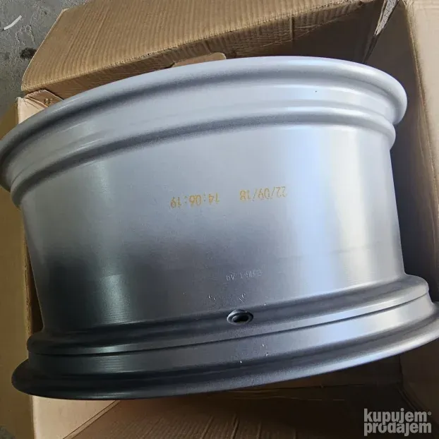 nove alu felne 19 " original tesla model 3 5x114.3