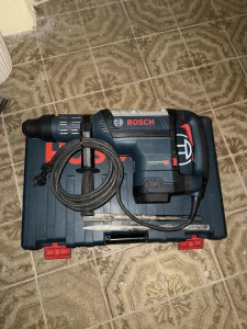 Iznajmljivanje, najam bušilice-štemalice BOSCH GBH 8-45