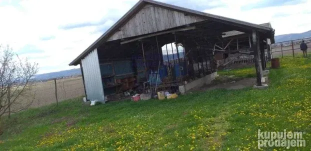 Odlična kuća sa velikim placem