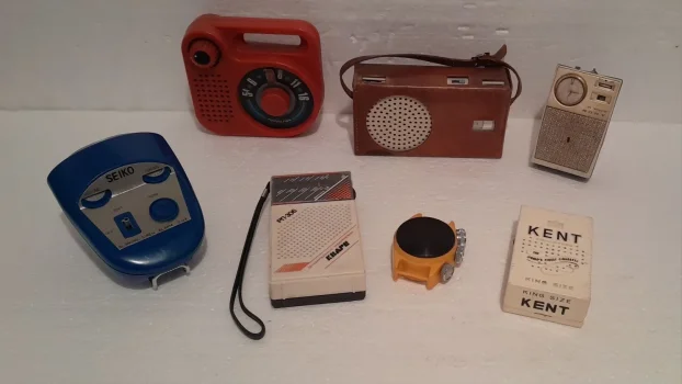 Stari radio aparati tranzistori tranzistor na baterije,39kom