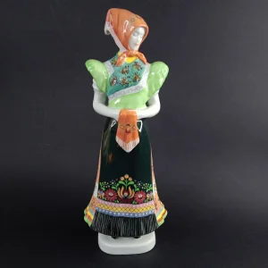 Stara velika porcelanska figura - Hollohaza